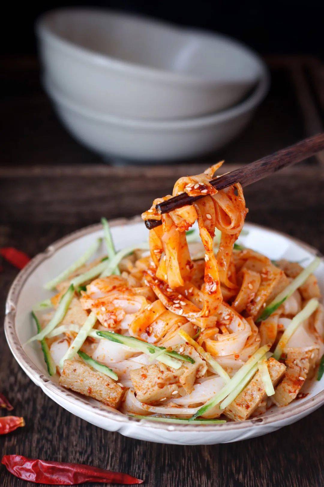 在家自制涼皮，簡單又干凈，看著都流口水